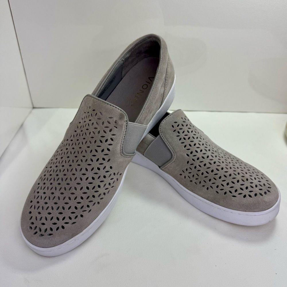 Vionic Womens Kani Slip-On Sneakers Comfort Perforated Gray Suede Sz 9.5 Walking